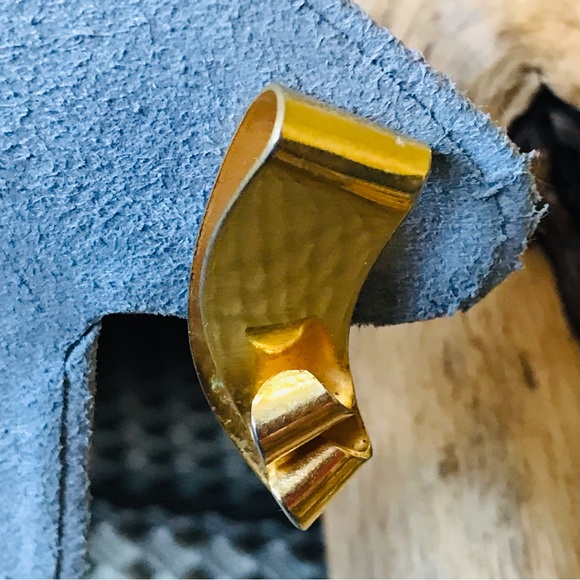 Vintage MCM Costume Gold Tone Geometric Shape Screw Back 1” Earrings - Picture 9 of 12